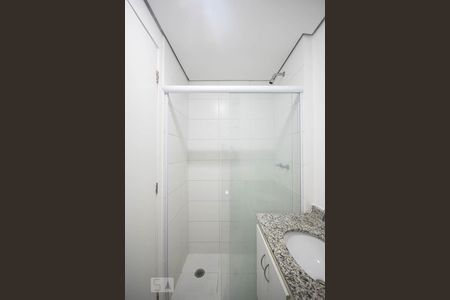 Banheiro de apartamento à venda com 2 quartos, 64m² em Vila Suzana, São Paulo