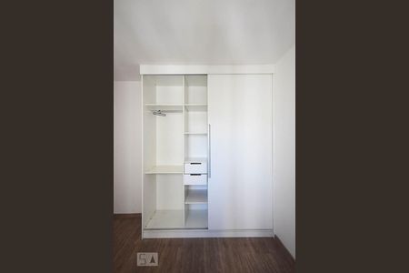 Apartamento à venda com 64m², 2 quartos e 1 vagaArmário da Suíte 