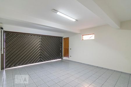 Casa para alugar com 200m², 3 quartos e 3 vagas Casa para alugar com 200m², 3 quartos e 3 vagasGaragem