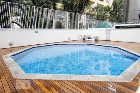 Apartamento à venda com 42m², 1 quarto e 1 vagaÁrea comum - Piscina