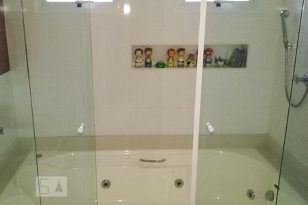 Apartamento à venda com 175m², 4 quartos e 3 vagasBanheiro 2 da Suíte 1