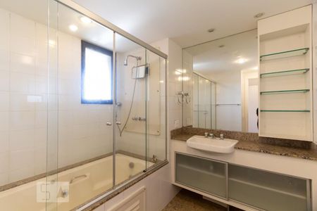 Apartamento à venda com 140m², 3 quartos e 2 vagas Apartamento à venda com 140m², 3 quartos e 2 vagasBanheiro da suíte 1