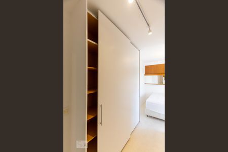 Apartamento à venda com 140m², 3 quartos e 2 vagas Apartamento à venda com 140m², 3 quartos e 2 vagasSuíte 1 - Armários