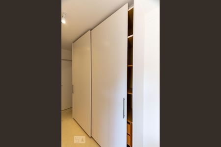 Apartamento à venda com 140m², 3 quartos e 2 vagas Apartamento à venda com 140m², 3 quartos e 2 vagasSuíte 1 - Armários