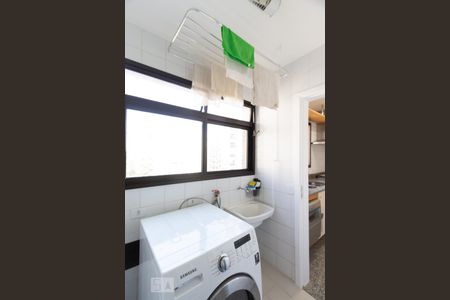 Apartamento à venda com 140m², 3 quartos e 2 vagas Apartamento à venda com 140m², 3 quartos e 2 vagasÁrea de serviço