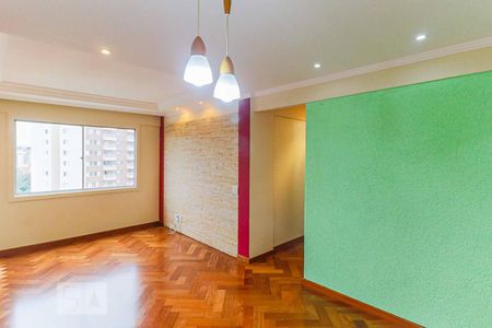 Sala de apartamento para alugar com 3 quartos, 70m² em Jardim Taquaral, São Paulo