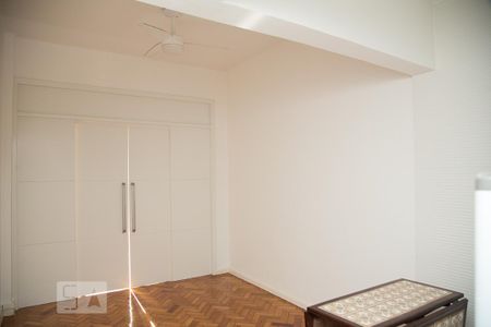 Apartamento à venda com 40m², 1 quarto e sem vaga Apartamento à venda com 40m², 1 quarto e sem vagaSala