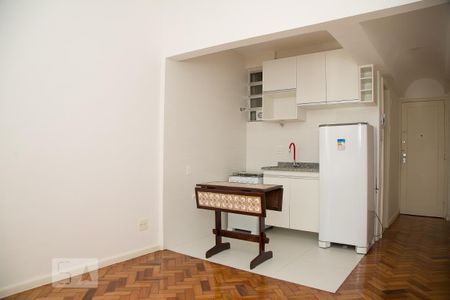 Sala/Cozinha de apartamento à venda com 1 quarto, 40m² em Copacabana, Rio de Janeiro