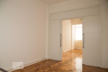 Apartamento à venda com 40m², 1 quarto e sem vaga Apartamento à venda com 40m², 1 quarto e sem vagaSala