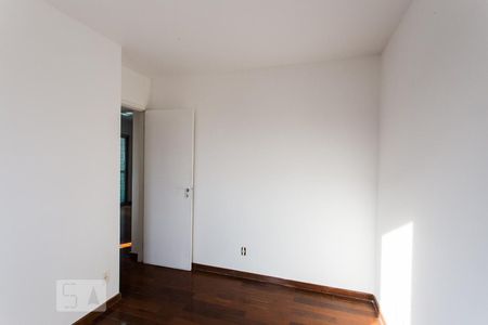 Quarto 1 de apartamento para alugar com 3 quartos, 75m² em Vila Alpina, São Paulo