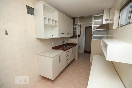 Apartamento para alugar com 65m², 2 quartos e 1 vagaCozinha