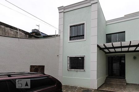 Casa à venda com 200m², 3 quartos e 4 vagas Casa à venda com 200m², 3 quartos e 4 vagasFachada