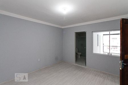 Casa à venda com 200m², 3 quartos e 4 vagas Casa à venda com 200m², 3 quartos e 4 vagasSuite