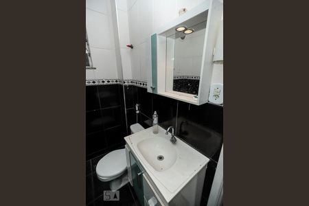 Apartamento para alugar com 70m², 2 quartos e sem vagaBanheiro