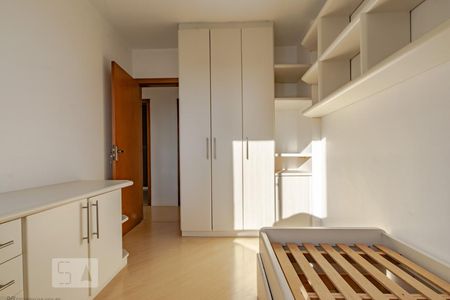 Quarto 1 de apartamento para alugar com 3 quartos, 78m² em Cristo Rei, Curitiba