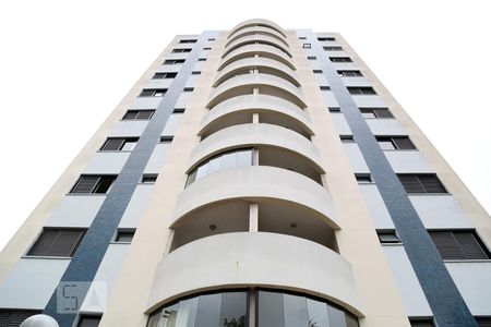 Apartamento para alugar com 56m², 2 quartos e 1 vaga Apartamento para alugar com 56m², 2 quartos e 1 vagaFachada