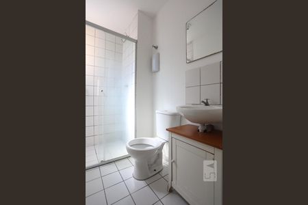 Banheiro de apartamento para alugar com 2 quartos, 60m² em Continental, Osasco