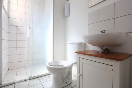 Banheiro de apartamento para alugar com 2 quartos, 60m² em Continental, Osasco
