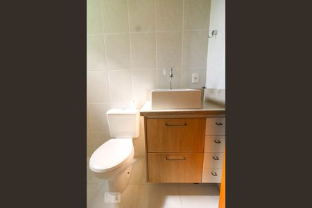 Banheiro  de apartamento para alugar com 2 quartos, 60m² em Vila Valparaíso, Santo André