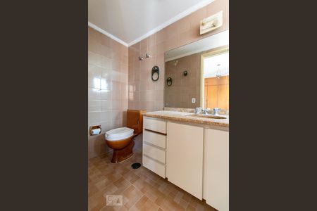 Banheiro da suíte 1 de apartamento à venda com 2 quartos, 82m² em Vila Madalena, São Paulo