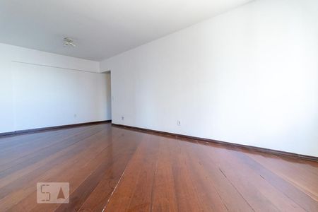 Sala de apartamento à venda com 2 quartos, 82m² em Vila Madalena, São Paulo