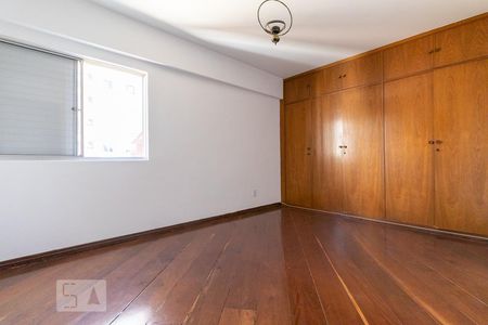 Suíte 1 de apartamento à venda com 2 quartos, 82m² em Vila Madalena, São Paulo