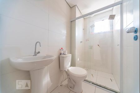 Banheiro de apartamento à venda com 2 quartos, 54m² em Vila Eldízia, Santo André