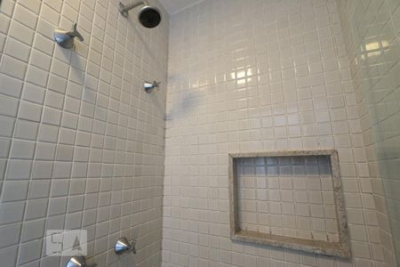 Banheiro de apartamento para alugar com 1 quarto, 35m² em Jacarepaguá, Rio de Janeiro