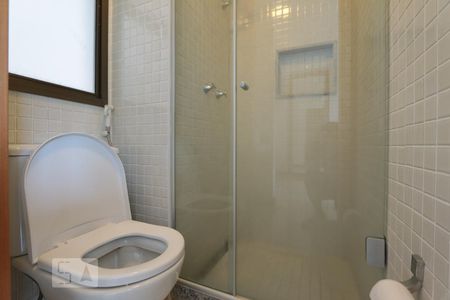 Banheiro de apartamento para alugar com 1 quarto, 35m² em Jacarepaguá, Rio de Janeiro