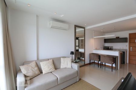 Sala de apartamento para alugar com 1 quarto, 35m² em Jacarepaguá, Rio de Janeiro