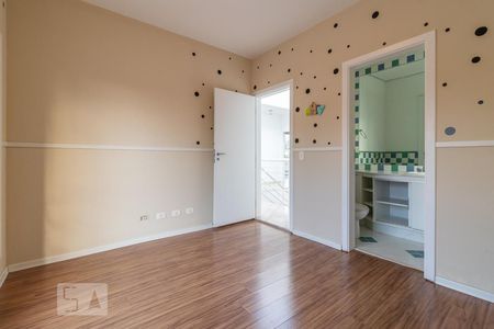 Casa de condomínio à venda com 510m², 4 quartos e 4 vagasSuíte 2