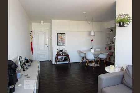 Sala de apartamento para alugar com 2 quartos, 74m² em Vila Romana, São Paulo