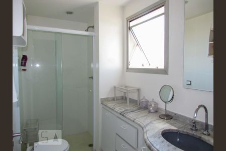 Apartamento para alugar com 74m², 2 quartos e 1 vaga Apartamento para alugar com 74m², 2 quartos e 1 vagaBanheiro da Suíte