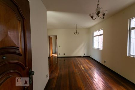Apartamento para alugar com 100m², 3 quartos e 2 vagas Apartamento para alugar com 100m², 3 quartos e 2 vagasSala