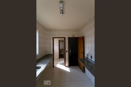 Apartamento para alugar com 100m², 3 quartos e 2 vagas Apartamento para alugar com 100m², 3 quartos e 2 vagasCozinha