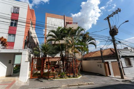 Apartamento para alugar com 100m², 3 quartos e 2 vagas Apartamento para alugar com 100m², 3 quartos e 2 vagasFachada