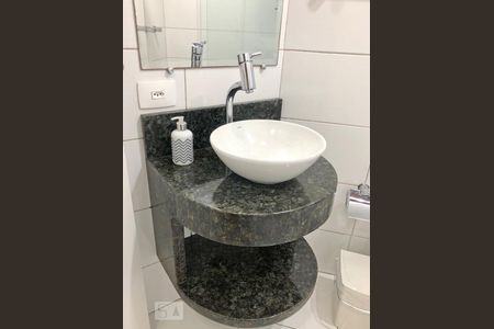 Apartamento à venda com 65m², 3 quartos e 1 vaga Apartamento à venda com 65m², 3 quartos e 1 vagaBanheiro