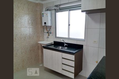 Cozinha de apartamento para alugar com 2 quartos, 44m² em Pinheirinho, Curitiba