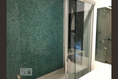 Banheiro suite 1 de apartamento à venda com 2 quartos, 118m² em Jardim Vila Mariana, São Paulo