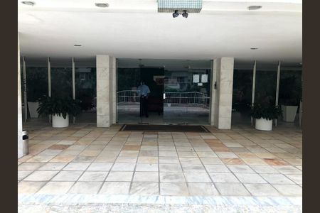Apartamento para alugar com 120m², 3 quartos e 1 vaga Apartamento para alugar com 120m², 3 quartos e 1 vagaPortaria