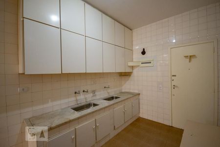 Apartamento para alugar com 120m², 3 quartos e 1 vaga Apartamento para alugar com 120m², 3 quartos e 1 vagaCozinha - Armários