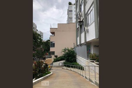 Apartamento para alugar com 120m², 3 quartos e 1 vaga Apartamento para alugar com 120m², 3 quartos e 1 vagaFachada e portaria