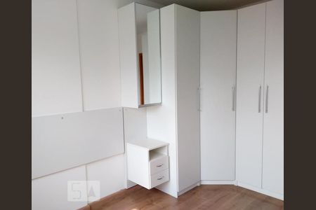 Quarto 2 de apartamento para alugar com 2 quartos, 58m² em Capão Raso, Curitiba