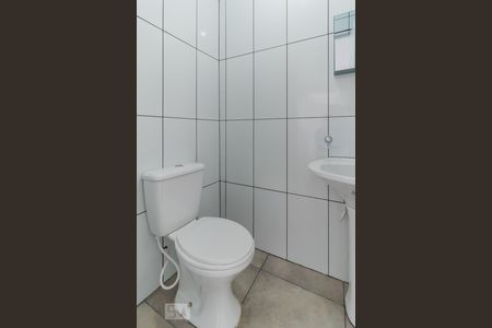 Casa à venda com 140m², 2 quartos e 2 vagasBanheiro de Serviço