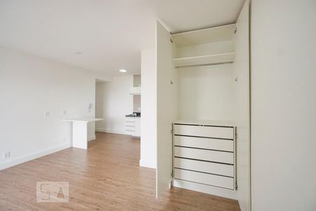 Sala quarto e cozinha de kitnet/studio para alugar com 1 quarto, 34m² em Vila Esperança, São Paulo