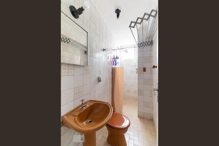 Banheiro social de apartamento para alugar com 1 quarto, 42m² em Pinheiros, São Paulo