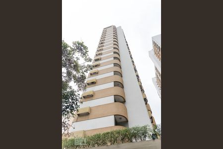 Apartamento para alugar com 120m², 3 quartos e 1 vagaFachada