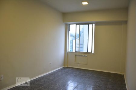 Sala de kitnet/studio para alugar com 1 quarto, 32m² em Centro, Rio de Janeiro