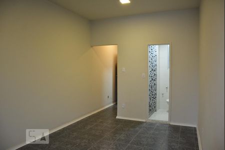 Sala de kitnet/studio para alugar com 1 quarto, 32m² em Centro, Rio de Janeiro