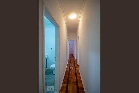 Corredor de apartamento à venda com 3 quartos, 130m² em Leblon, Rio de Janeiro